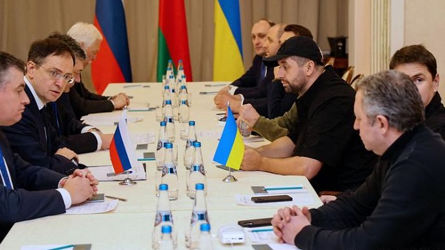 Rusya ve Ukrayna görüşmeleri askıya alındı