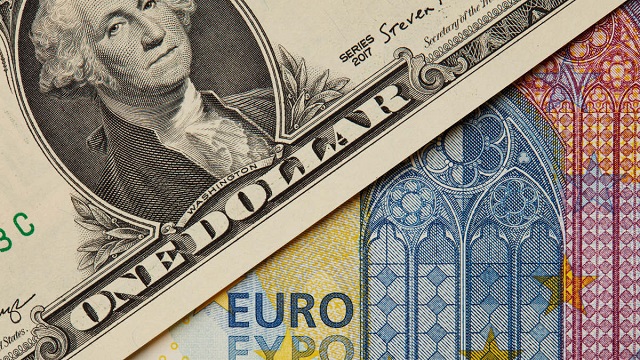 Dolar Euro’yu geçti